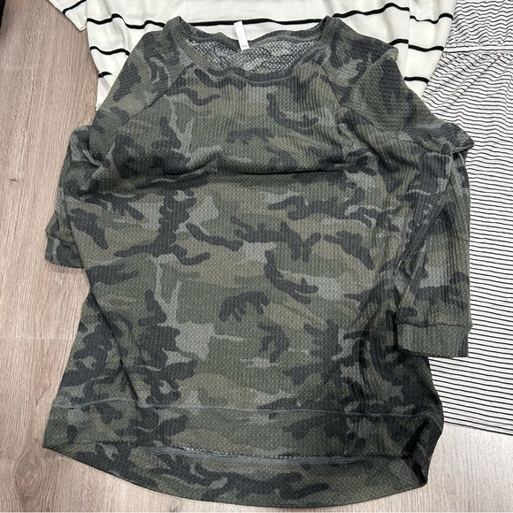 BOUTIQUE 2x top lot X8 - Picture 5 of 7